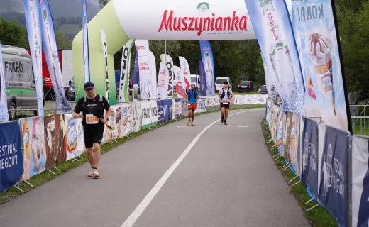 Jest zwycięzca Biegu 7 Dolin na 100 km! Dotarł do mety ze świetnym czasem [WIDEO] - 45
